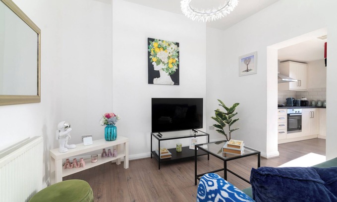 Camden Town Apartment | Spacious 5-Bedroom Home in Camden Town – Ideal for Groups & Families