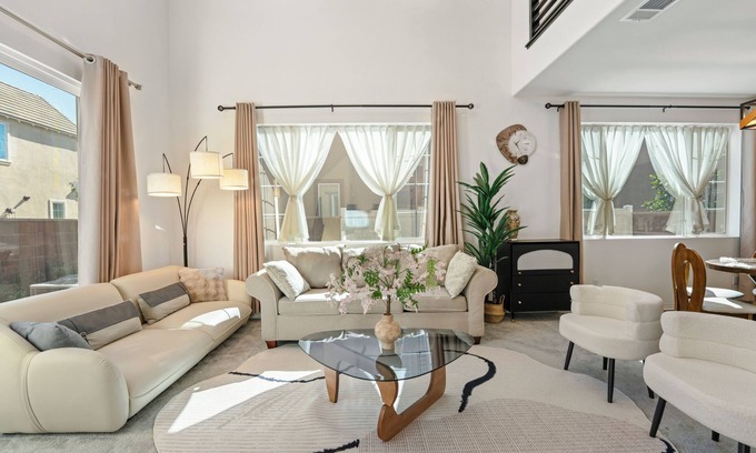 Chino House | Spacious 5-bedroom house with fitness room and AC in nice Chino