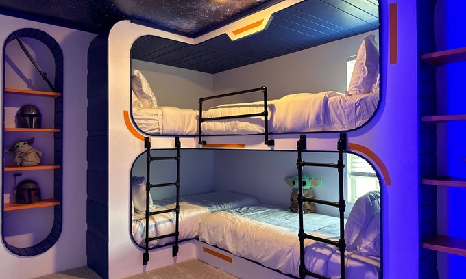 West Haven House | Spacious 5 Bedroom Retreat Ideal for families