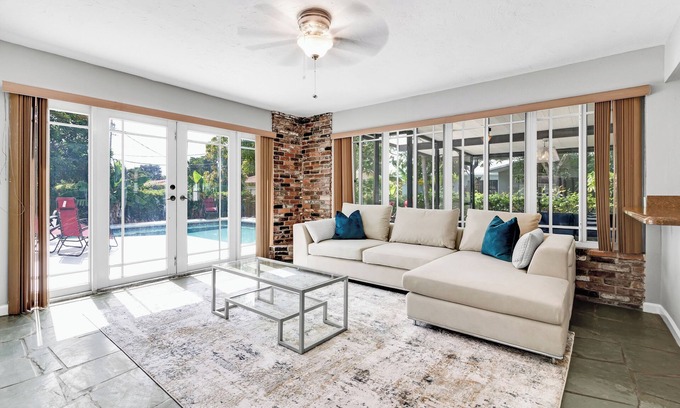 El Portal House | Spacious 5BR/2BA Home in FL with Pool!