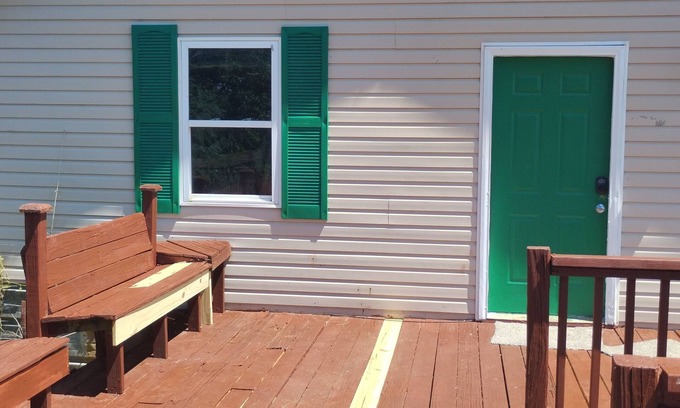 Byron Apartment | Spacious 6-bedroom apartment with WiFi, AC in delightful Byron