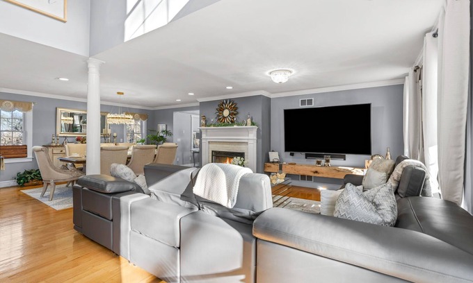 Barnstable House | Spacious 6-bedroom house in delightful Cape Cod with Saltwater pool & firepit
