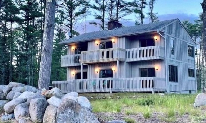 Moultonborough House | Spacious 6-BR Lakehouse Retreat ~ Day Dock Lake Views PrivateBeach 5min walk