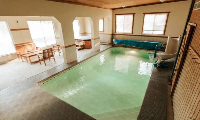 Lakeview House | Spacious 7-BR Oasis with Private Indoor Pool & Hot Tub