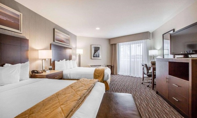 Hermosa Beach House | Spacious accommodations near Redondo Beach and LAX!