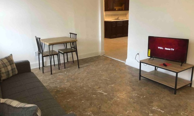 Paterson Apartment | Spacious and bright 2 bedroom apartment with 1 bathroom and private street entrance