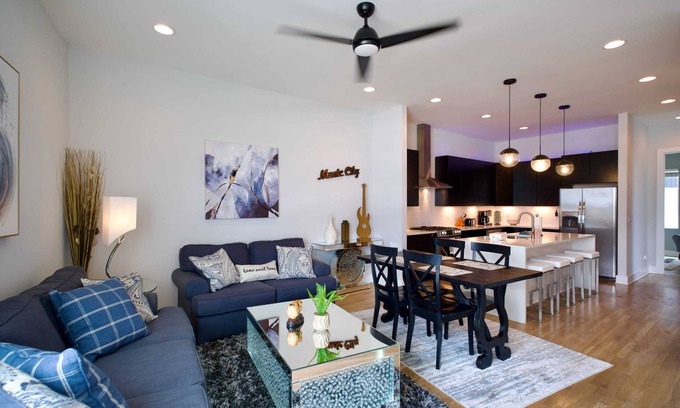 Nashville House | Spacious and Bright 4-Bedroom Townhome with Spectacular City Skyline View