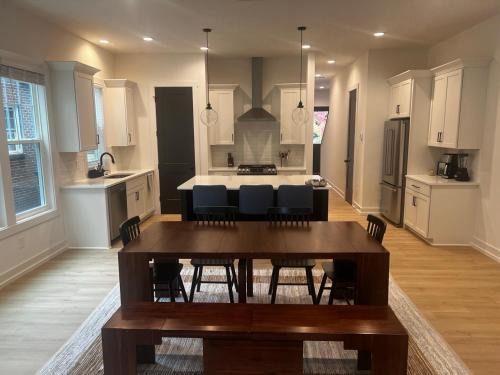 Shannon Park House | Spacious and Comfy CLT Retreat