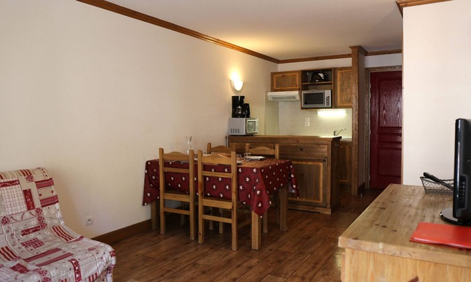 Aussois Apartment | Spacious apartment for 6 with WIFI and balcony