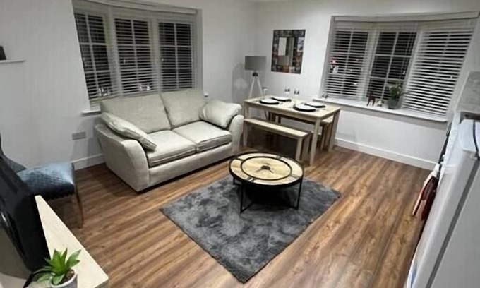 Chelmsford Apartment | Spacious Apartment in the center