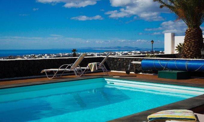 Tias Apartment | Spacious apartment with ocean view on Lanzarote