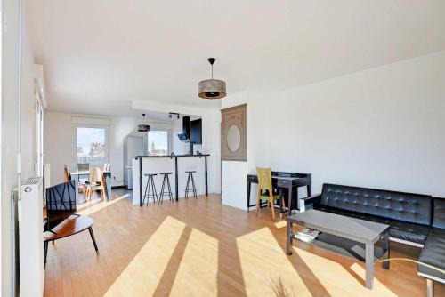 Pantin Apartment | Spacious apartment with terrace - 4BR 8P - Pantin