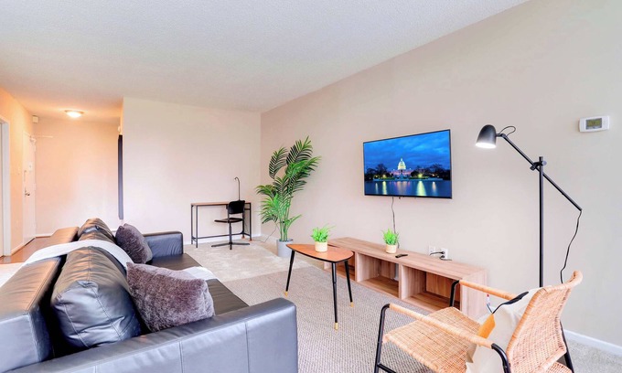 Aurora Highlands Apartment | Spacious Apt Near D.C. & Metro