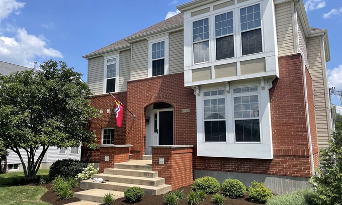 The Gate House | ☆ Spacious Beautiful 3BR ☆ Hot Tub ☆Near Downtown