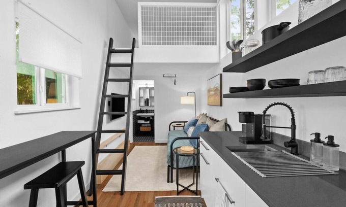 Holly House | Spacious & Bright w/ Deck - Walkable to 6th St!