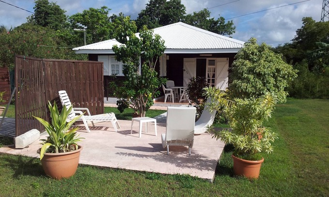 Sainte-Anne House | SPACIOUS BUNGALOW IN CREOLE TYPE F2 800M QUIET TOWN OF SAINTE ANNE 97180