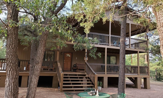 Happy Jack Cabin | Spacious Cabin on 1 Acre fenced lot in Happy Jack/Northern AZ