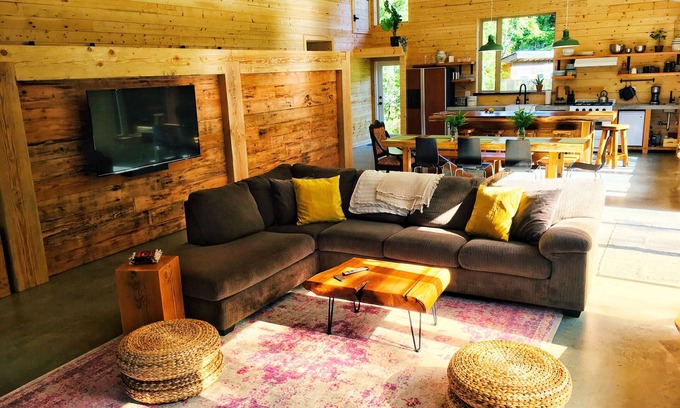 Tofino House | Spacious cedar home is close to beach - built with families and surfers in mind.