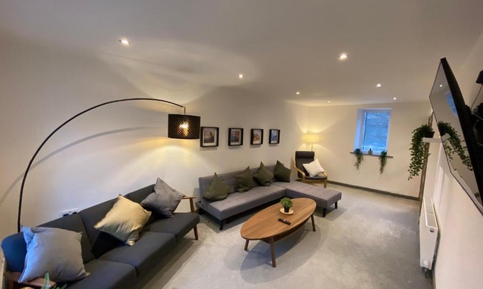 Lancaster Apartment | Spacious City Centre Property