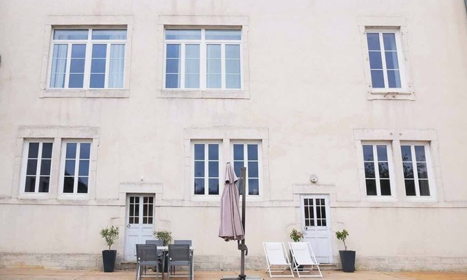 Nolay Apartment | Spacious, comfortable gîte with spa and pool access near Beaune