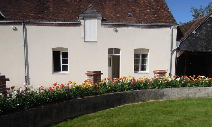 Danze Cottage | Spacious cottage in Danzé with heated pool and terrace