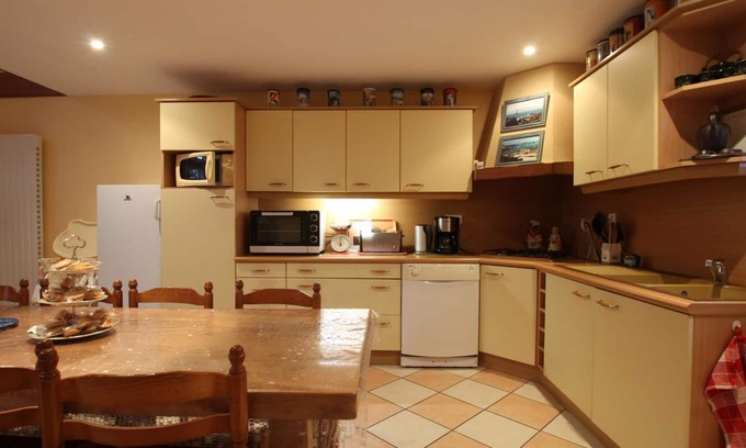Ver Cottage | Spacious cottage with fireplace and secure pond in Ver, comfort guaranteed