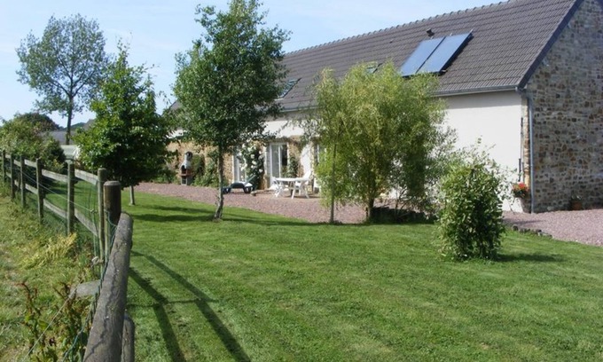 Le Plessis-Lastelle Cottage | Spacious detached house with fireplace, bikes, and outdoor games - Pets allowed