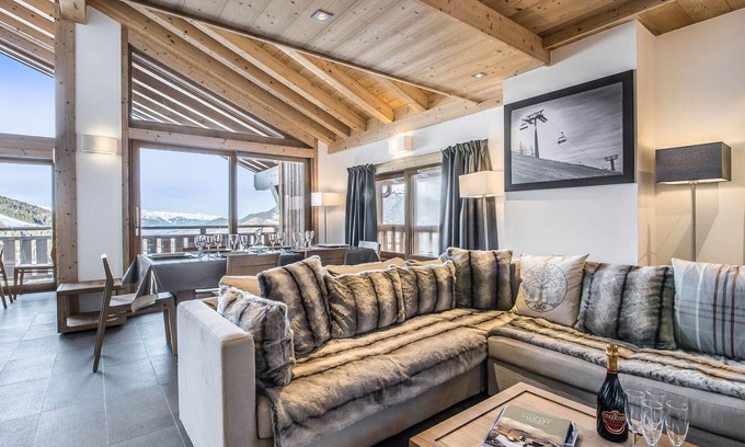 Courchevel Apartment | Spacious Duplex Near Ski Lifts, Courchevel - Sleeps 8, Wi-Fi, Parking