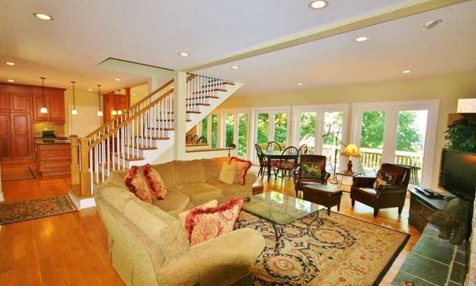 Nellysford House | Spacious Family-Friendly Mountain Home…Shenandoah Valley & golf course views.