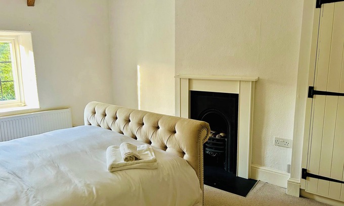 North Perrott Cottage | Spacious Family Cottage Retreat