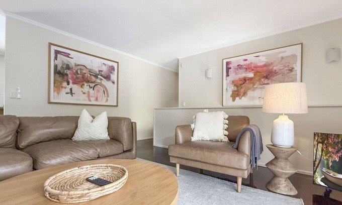 Kenmore House | Spacious Family Retreat with Pool/Pet friendly