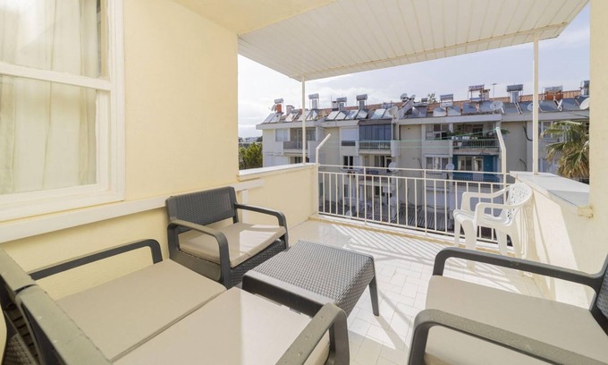 Lara Apartment | Spacious Flat Near Lara Beach in Antalya Muratpasa