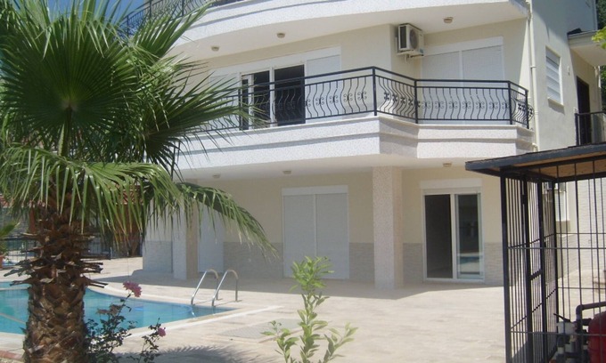 Kargicak Apartment | Spacious Flat with Pool and Balcony in Alanya