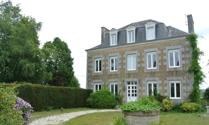 Landelles-et-Coupigny House | Spacious character village property in Normandy, ideal for fun family times