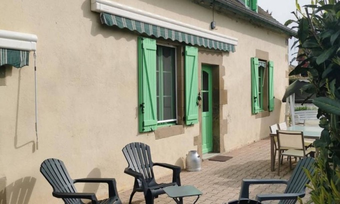 Saint-Aubin-le-Monial Cottage | Spacious farmhouse with enclosed garden in Saint-Aubin-le-Monial