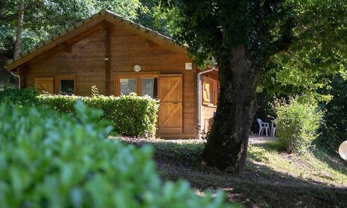 Sauveterre-de-Rouergue Ski Chalet | Spacious chalet for 8 with terrace in Sauveterre-de-Rouergue