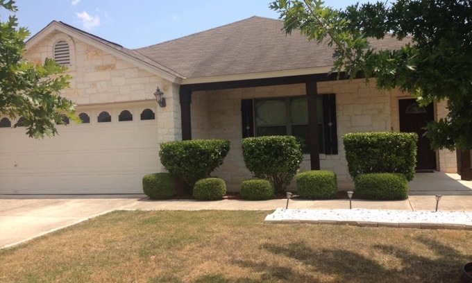 McKinney House | Spacious, Friendly & Welcoming 3 Bedroom Home