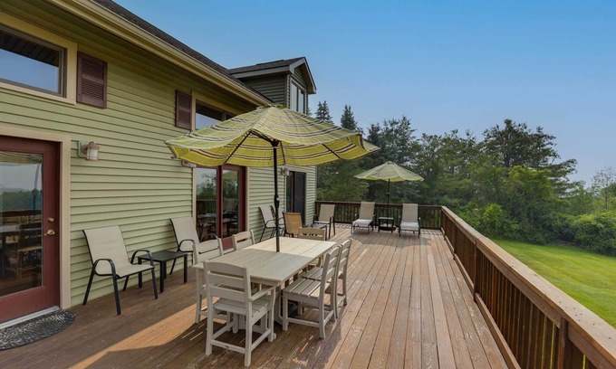 Hammondsport House | Spacious Hammondsport Home on 6 Acres w/Lake View