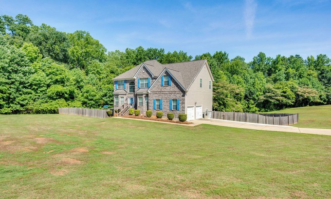 Hampton House | Spacious Hampton Vacation Rental w/Private Pool!