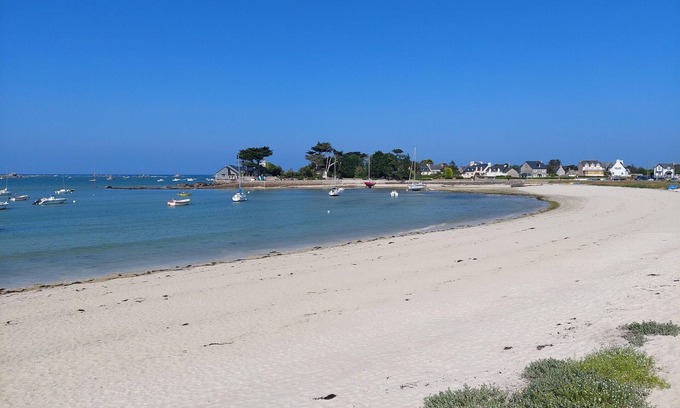 Plouneour-Brignogan-Plages House | Spacious holiday home with sea view