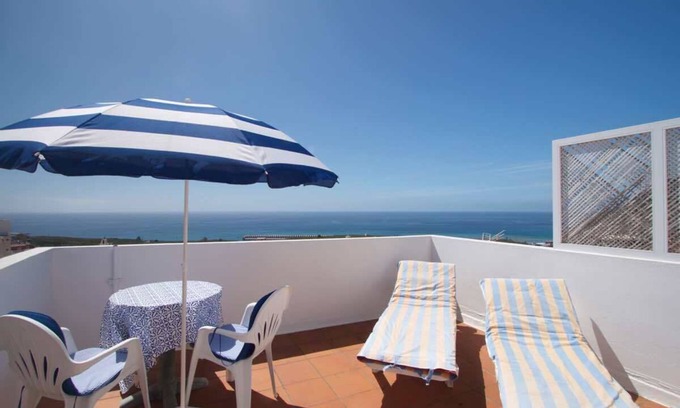 Tazacorte House | Spacious holiday home with two roof terraces in the sunniest place of the island