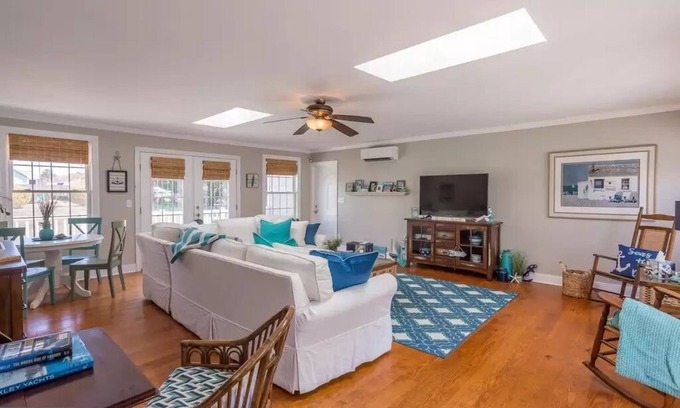 Cedar Neck House | Spacious Home Close to the Beach and Bay - 5 bedroom w/Separate In-Law Suite!