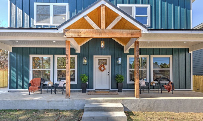 Fayetteville House | Spacious Home Steps from Baum Stadium – Ideal for Game Days!