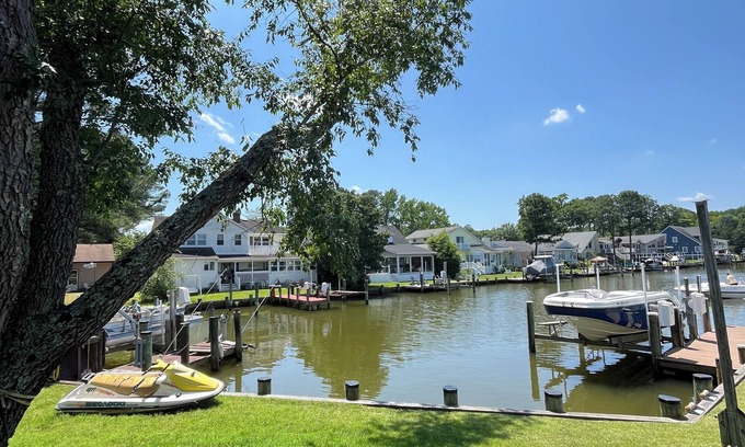 Ocean Pines House | Spacious Home, With Dock, Sleeps 9, Access To Beach Club & Pool