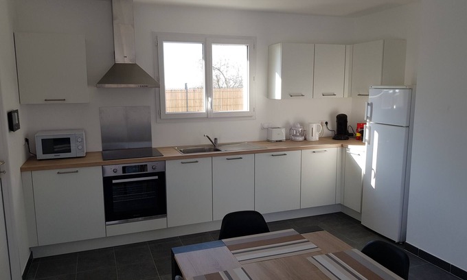 Beychac-et-Caillau House | Spacious house. Parking. Petanque.