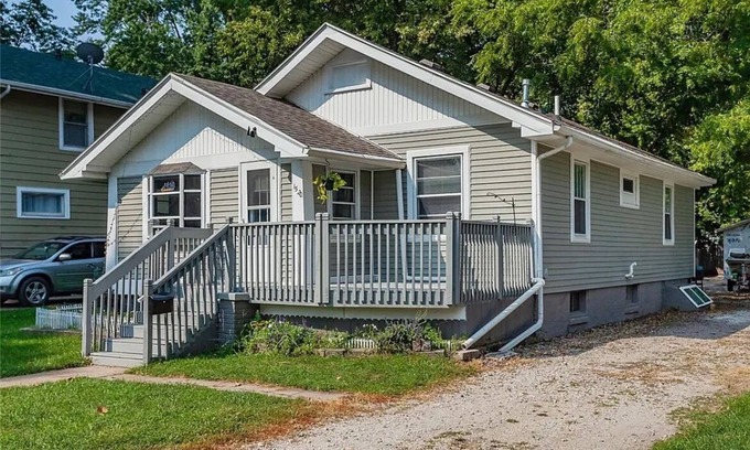 Des Moines House | Spacious house in the heart of Des Moines , Iowa