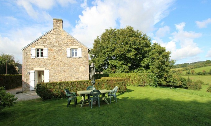 Cotentin Cottage | Spacious house with fireplace and garden in Bricquebec