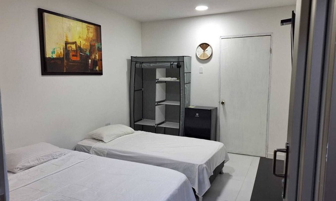 Urbanizacion Eliana House | Spacious independent room 2 blocks from the beach and airport