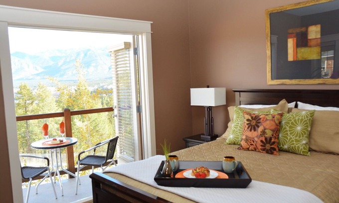 East Kootenay House | Spacious Invermere 3bd2.5ba Townhome Nestled in the Purcell Mountains!