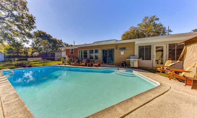 Jacksonville House | Spacious Jacksonville Home: 6 Mi to Downtown!